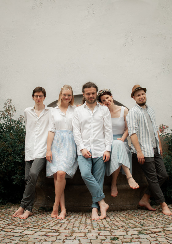 Naboso, Crossover sextet & hosté