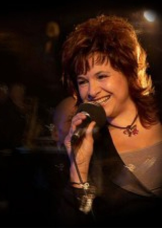 Elena Sonenshine sings